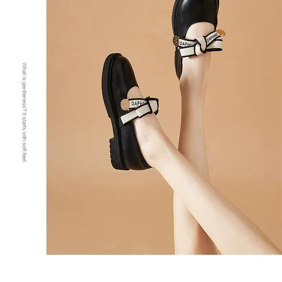 Black and White Women's Shoes - Picture 5 of 5